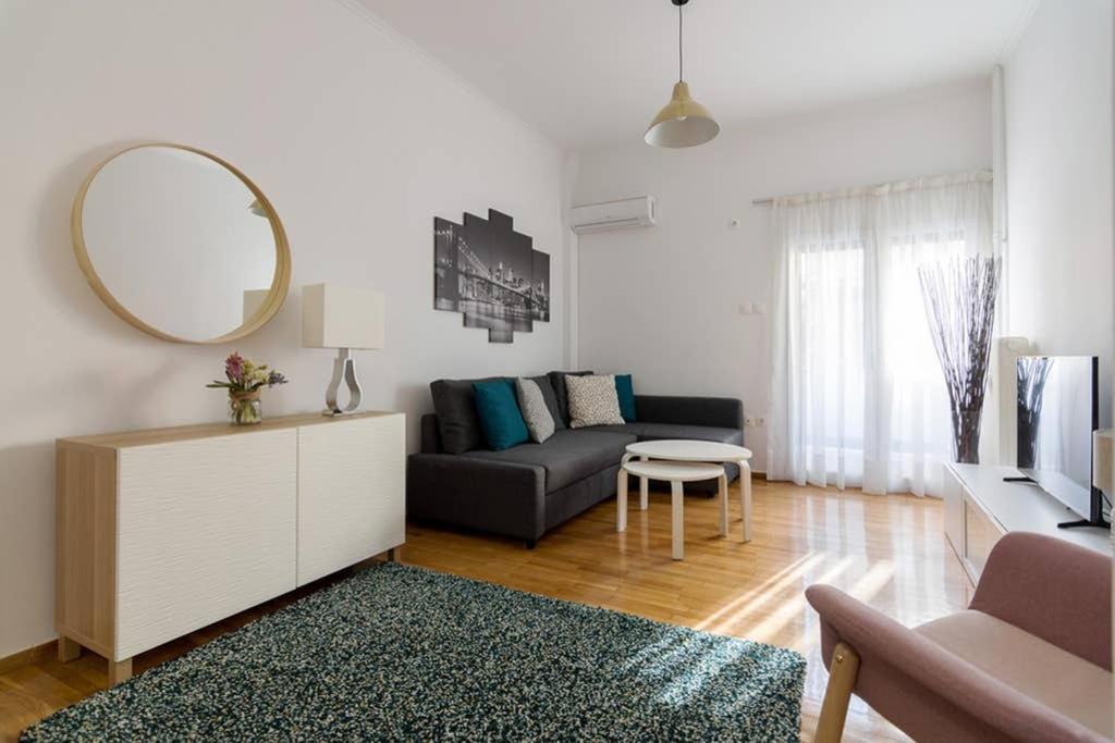 Brand New Decorated Flat For 4 Ppl In Pagrati Apartman Athén Kültér fotó