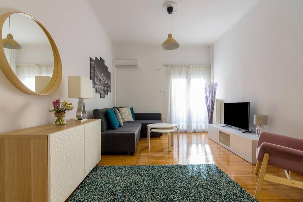 Brand New Decorated Flat For 4 Ppl In Pagrati Apartman Athén Kültér fotó