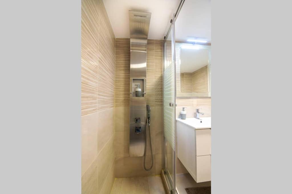Brand New Decorated Flat For 4 Ppl In Pagrati Apartman Athén Kültér fotó